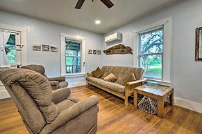 Betty B's River House < 1 Mi to Blanco State Park!