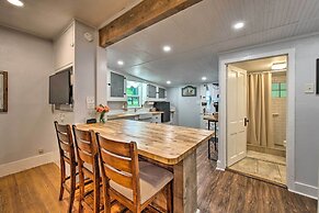 Betty B's River House < 1 Mi to Blanco State Park!