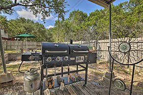 Couples Cabin w/ Luxury Deck, 1 Mi to Canyon Lake!