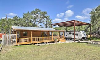 Couples Cabin w/ Luxury Deck, 1 Mi to Canyon Lake!