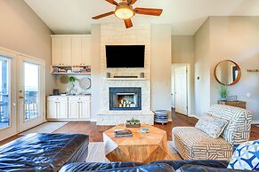 Canyon Lake Retreat w/ Hot Tub, Decks & Lake Views