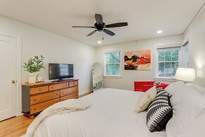 Fayetteville Home ~ 2 Blocks to Dickson Street!
