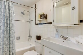 Fayetteville Home ~ 2 Blocks to Dickson Street!