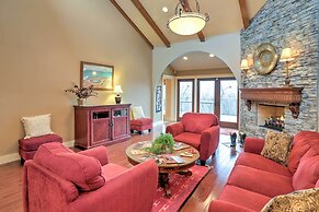 Beautiful Central Fayetteville Townhome w/ Views!
