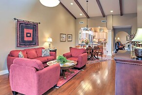 Beautiful Central Fayetteville Townhome w/ Views!