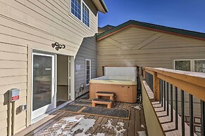 Frisco Condo w/ Balcony: 7 Mi to Copper Mountain!