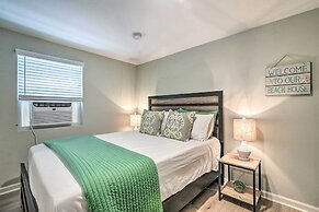 1 Mi to Seawall: Dog-friendly Galveston Home!