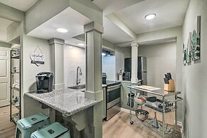 1 Mi to Seawall: Dog-friendly Galveston Home!