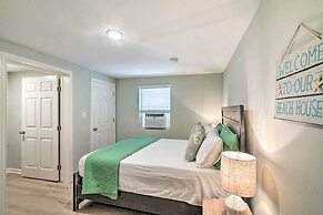 1 Mi to Seawall: Dog-friendly Galveston Home!