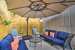 1 Mi to Seawall: Dog-friendly Galveston Home!