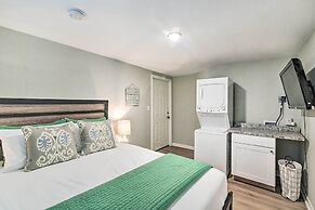 1 Mi to Seawall: Dog-friendly Galveston Home!