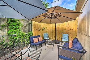 1 Mi to Seawall: Dog-friendly Galveston Home!