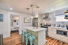 Walk to The Strand: Historic Galveston Home!