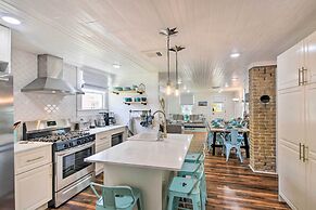 Walk to The Strand: Historic Galveston Home!