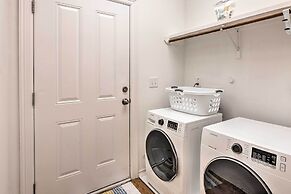 Walk to Beach: Colorful Home w/ Patio in Galveston