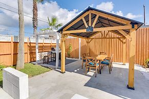 Walk to Beach: Colorful Home w/ Patio in Galveston