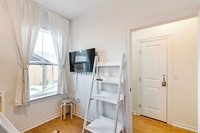 Walk to Beach: Colorful Home w/ Patio in Galveston