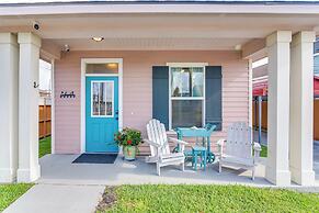 Walk to Beach: Colorful Home w/ Patio in Galveston