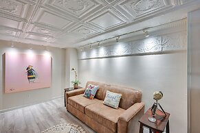 Walk to Arkansas River: Historic Palace Loft!