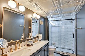 Walk to Arkansas River: Historic Palace Loft!