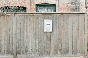 Walk to Arkansas River: Historic Palace Loft!