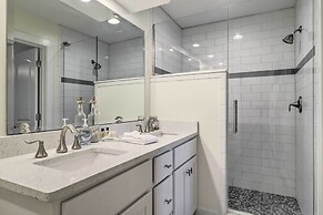 Florida Condo w/ Pool & Tennis: Walk to Beach!