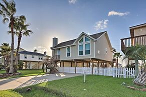 Galveston Beach House w/ Ocean Views + 2 Decks!