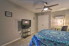 Convenient Galveston Apartment: 1/2 Mi to Beach