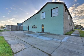 1/2 Mi to Beach: Convenient Retreat in Galveston!