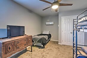 1/2 Mi to Beach: Convenient Retreat in Galveston!