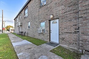 1/2 Mi to Beach: Convenient Retreat in Galveston!