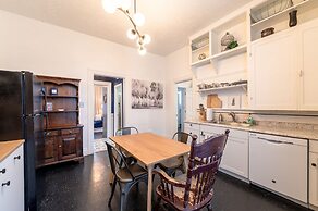 Galveston Victorian - Walk to the Strand & Beach