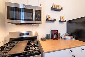 Galveston Victorian - Walk to the Strand & Beach