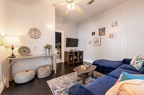 Galveston Victorian - Walk to the Strand & Beach