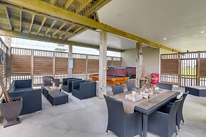 Entertainment Patio & Deck: Galveston Escape!