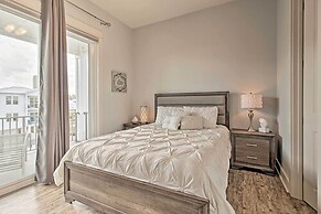 Gulf Shores Home w/ Shared Pool, 2 Blocks to Beach