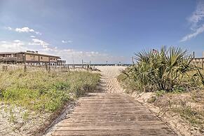 Gulf Shores Home w/ Shared Pool, 2 Blocks to Beach