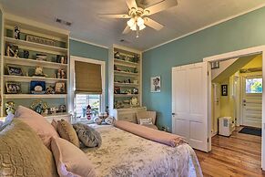 5 Blocks to Beach: Coastal Cottage in Galveston!