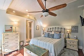 5 Blocks to Beach: Coastal Cottage in Galveston!