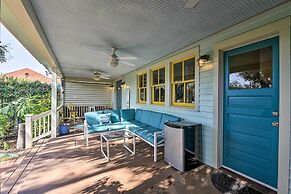5 Blocks to Beach: Coastal Cottage in Galveston!