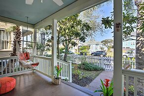 5 Blocks to Beach: Coastal Cottage in Galveston!