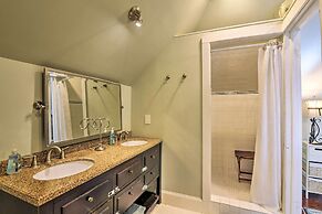 5 Blocks to Beach: Coastal Cottage in Galveston!