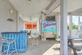 Walk to Pirates Beach - Luxe Galveston Home