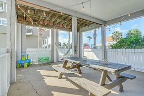 Walk to Pirates Beach - Luxe Galveston Home