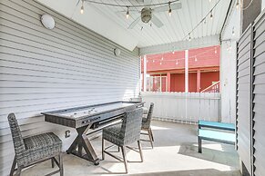 Walk to Pirates Beach - Luxe Galveston Home