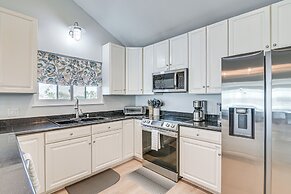 Walk to Pirates Beach - Luxe Galveston Home