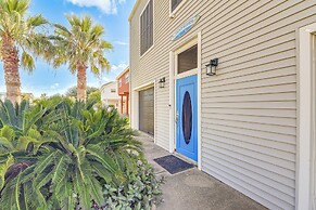 Walk to Pirates Beach - Luxe Galveston Home