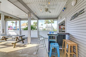 Walk to Pirates Beach - Luxe Galveston Home