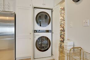 Walk to Pirates Beach - Luxe Galveston Home