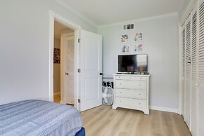 Walk to Pirates Beach - Luxe Galveston Home